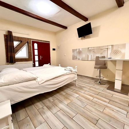 Casa Italia Apart otel Prag Dış mekan fotoğraf