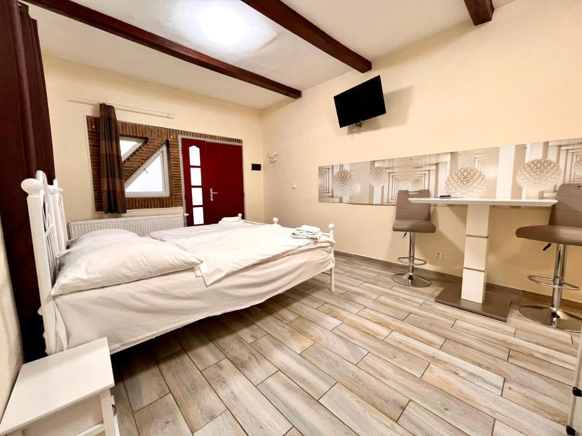 Casa Italia Apart otel Prag Dış mekan fotoğraf